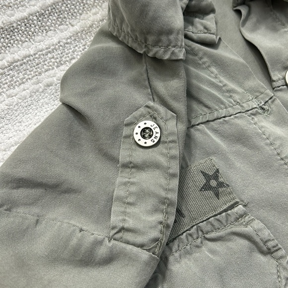 Tempo Paris 100% Tencel Army Green Utility Shirt Stars S/M Adjustable Sleeves - Picture 10 of 13